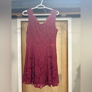 Chic Lace V-Neck Mini Dress - Deep Red